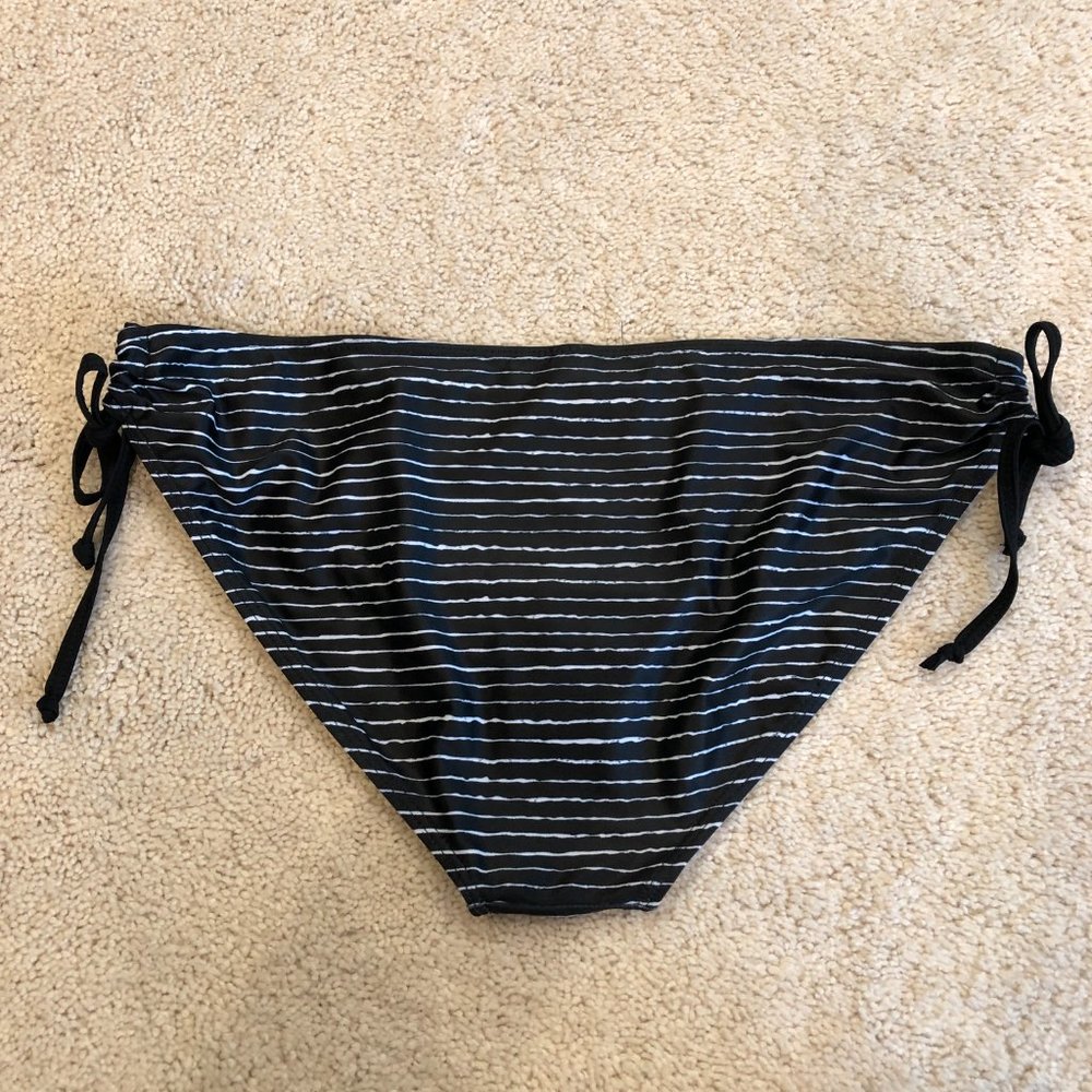 NEVER WORN BLACK WITH WHITE STRIPES TIE SIDES BIKINI BOTTOMS SIZE LARGE - Picture 2 of 9